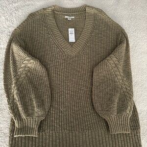 American Eagle Outfitters Tan V-Neck Sweater with Balloon Sleeves